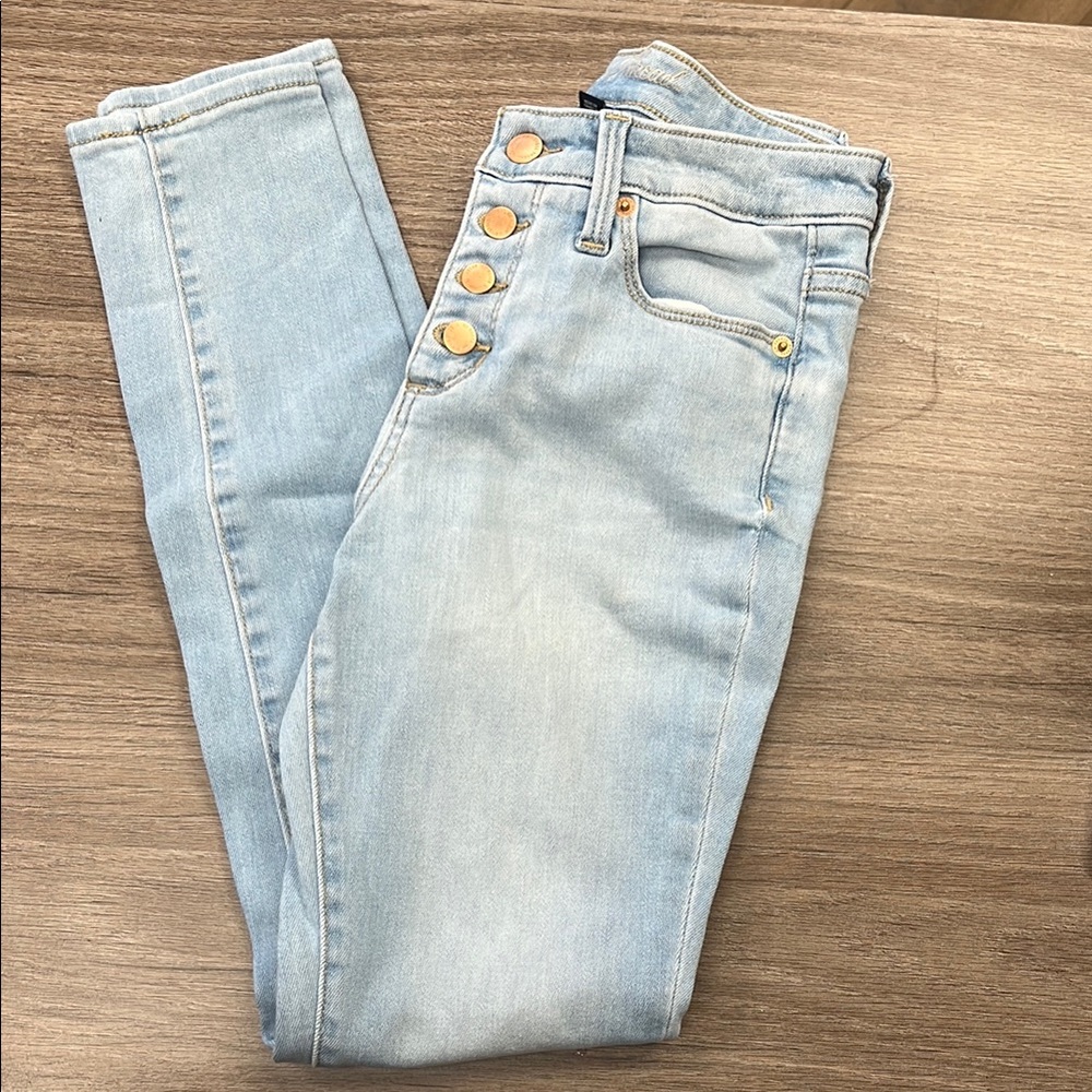 Universal Thread Light Blue Women's Jeans